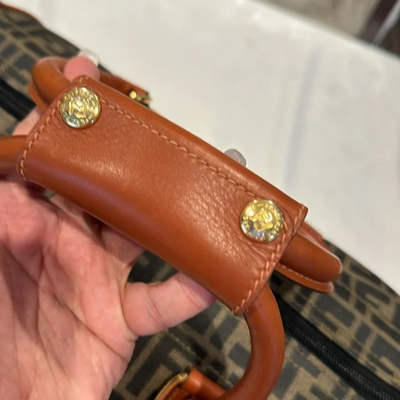 📌SOLD📌 Rare & Authentic Fendi travel bag - Picture 9 of 15
